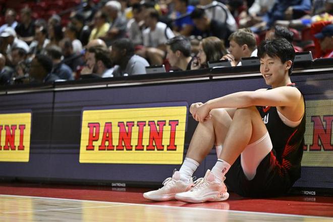 開拓者夏聯(lián)主帥：我出國打球時比楊瀚森還大 適應(yīng)得都沒他這么好