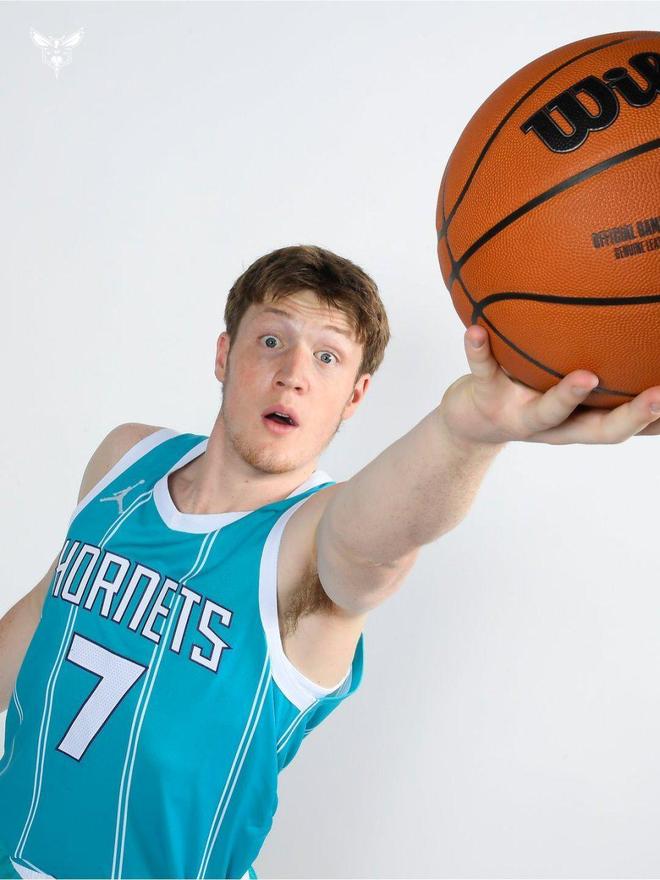 NBA夏聯(lián)決賽對陣：黃蜂29分大勝會師國王 兩隊均5勝0負(fù)爭冠